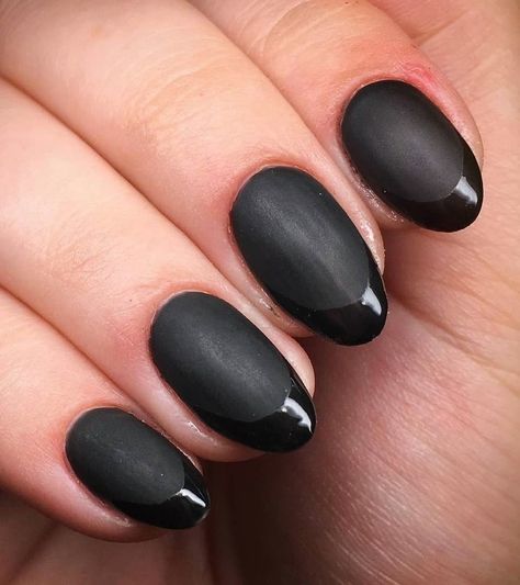 Black Nail Short Design, Nails Acrylic Short Almond Matte Black, Short Almond Acrylic Nails Design Black, Cute Black Short Nails Ideas, Short Oval Nails Ideas Black, Simple Goth Nails Short, Black Short Nails Aesthetic, Black Nails Short Almond, Short Black Nails Aesthetic