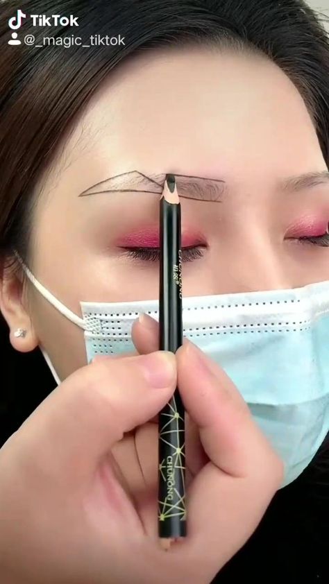 Face Makeup Tutorial Video, Teknik Makeup, Best Eyebrow Makeup, Membentuk Alis, Bentuk Alis, Eyebrow Makeup Tutorial, Beginners Eye Makeup, Eyebrow Makeup Tips, Makeup Tutorial Eyeliner