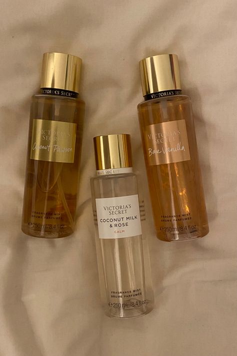 Profumo Victoria Secret, Victoria Secret Body Spray, Serious Skin Care, Fragrances Perfume Woman, Body Hygiene, Shower Skin Care, Body Smells, Victoria Secret Perfume, Perfume Scents