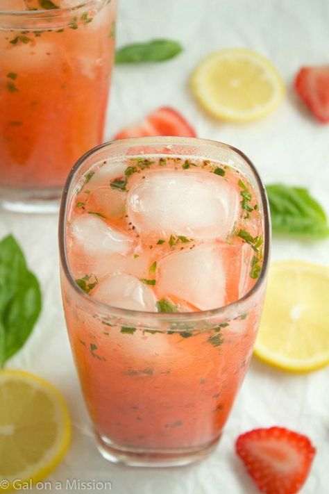 Jul 24, 2014 - Refreshing strawberry basil lemonade that is so simple to make and tastes amazing! You'll be coming back for seconds! Or thirds. Mango Water, Lemonade Strawberry, Basil Simple Syrup, Strawberry Basil Lemonade, Sugar Free Lemonade, Honey Lemonade, Flavored Lemonade, Mango Lemonade, Basil Lemonade