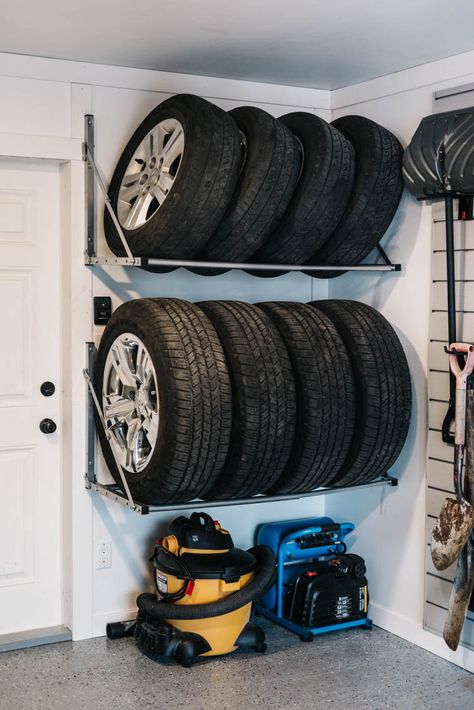 Garage Tire Storage, Garage Entryway, Tire Storage, Garage Organisation, Garage Door Types, Garage Tool Organization, Shelves Ideas, Wire Shelves, Garage Organization Diy