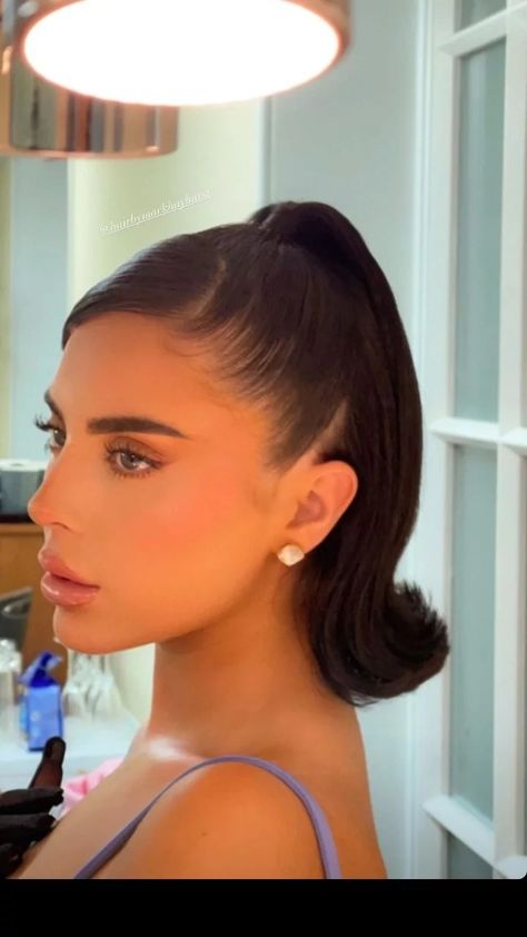 Formal Short Hairstyles Classy, Short Hair Evening Styles Classy, Black Tie Short Hair, Short Styled Hair Ideas, Short Hairstyle Slicked Back, Red Carpet Hairstyles Short, Hollywood Waves For Short Hair, Slick Half Up Half Down Hair Short, Cinzia Bayliszullo Nails