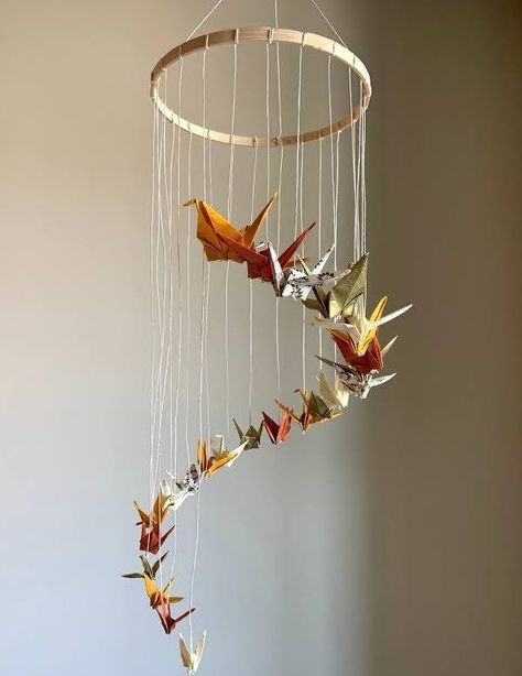 Origami Baby Mobile, Paper Crane Mobile, Origami Garland, Origami Decor, Crane Mobile, Origami Mobile, Mobile Hanging, Paper Mobile, Instruções Origami