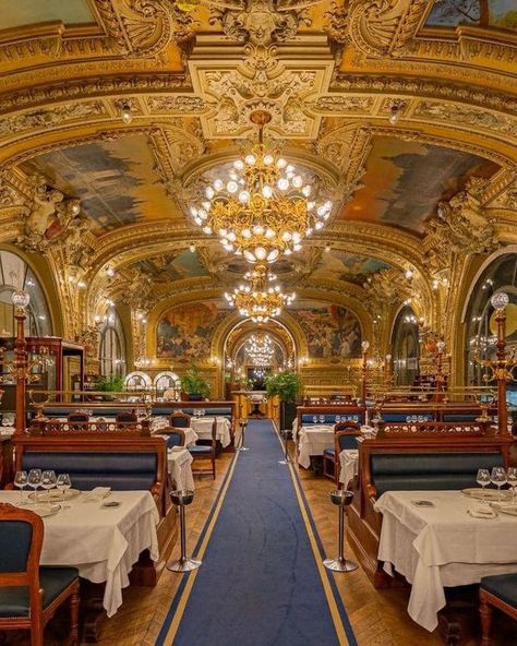 Discover France and the French | Le Train Bleu is a restaurant located in the hall of the Gare de Lyon railway station in Paris, France | Facebook Baroque Architecture, Paris Restaurants, Cafe Interior, Cafe Design, Railway Station, Neoclassical, Belle Epoque, History Design, A Restaurant