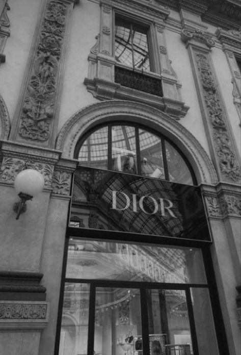 Black And White Dior Aesthetic, Channel Aesthetic Black And White, Miss Dior Aesthetic Wallpaper, Dior Aesthetic Black And White, White Dior Aesthetic, Dark Dior Aesthetic, Dior Black And White Aesthetic, Chanel Dior Aesthetic, Black Dior Aesthetic