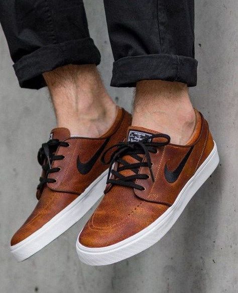 Sneaker Outfits, Sneaker Nike, Stefan Janoski, Trendy Mens Fashion, Brown Shoes, Trendy Sneakers, Best Sneakers, Sneakers Outfit, Sneakers Men Fashion