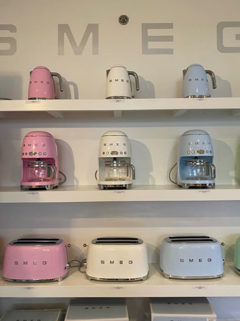 Smeg Aesthetic, Appartment Decor Ideas, Beautiful Kitchenware, Smeg Kitchen, Crockery Design, Smeg Appliances, Apartment Needs, Kitchen Improvements, Dream Apartment Decor