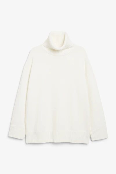 Oversized knit turtleneck sweater - White - Monki GB Knitted Balaclava, Jumper Outfit, Oversized Turtleneck Sweater, Oversized Turtleneck, Fitted Turtleneck, Sweater Oversize, Oversized Long Sleeve, Oversize Knit, Knit Turtleneck