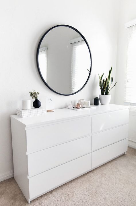 white dresser White Dresser Without Mirror, White Drawer Decor, Dresser Corner Bedroom, Drawer Room Decor, Dresser With Circle Mirror Above, White Drawers Dresser, Circle Mirror Over Dresser, Bedroom Inspirations Dressers, Bedroom Mirrors Above Dressers