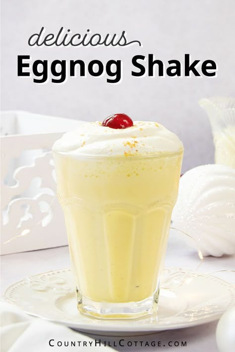 Eggnog Milkshake Recipes, Eggnog Shake Recipes, Christmas Drinks Recipes Nonalcoholic, Eggnog Drinks Nonalcoholic, Eggnog Milkshake, Eggnog Shake, Christmas Smoothies, Eggnog Drinks, Milkshake Recipe Easy