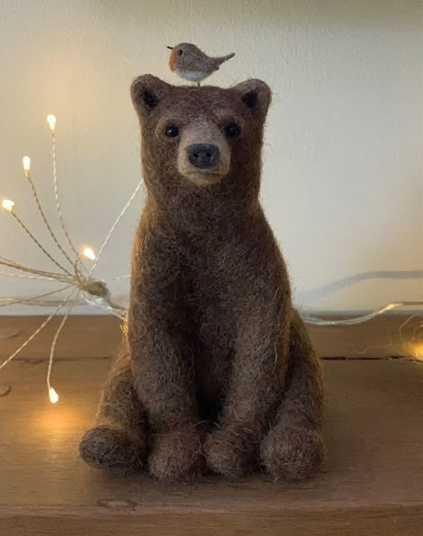 Felted Woodland Animals, Bear Needle Felt, Needle Felted Woodland Animals, Needle Felted Bear Tutorial, Felting Animals Easy, Cute Felted Animals, Needle Felted Bears, Wool Felted Animals, Needle Felt Bear