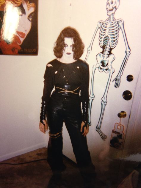 Eric Draven The Crow Costume, The Crow Halloween Costume Women, The Crow Cosplay Female, Eric Draven Costume, The Crow Costume Female, The Crow Halloween Costume, The Crow Female, Niche Costumes, Crow Halloween Costume