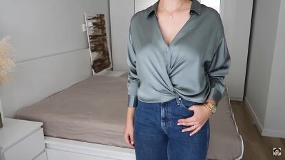 This is a guide to silk shirt outfit ideas. Learn how to wear a silk button-up shirt with this fun styling tutorial. Silk Button Down Shirt Outfit, Satin Top Outfit, Silk Shirt Style, Long Shirt Outfits, Silk Shirt Outfit, Tie A Shirt, Oversized Shirt Outfit, Shirt Outfit Ideas, Styling Clothes