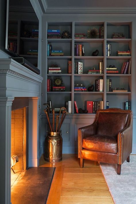 14 Cozy Library Fireplaces We’d Love to Come Home To Reading Room Design, Library Seating, Library Fireplace, Cozy Home Library, Home Library Rooms, Fun Room, Cozy Library, Corner Seating, Home Library Design