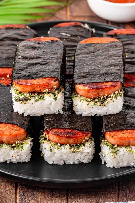 Chicken Musubi Recipe Hawaii, How To Make Musubi, Spam Wasabi, Spam Musubi Recipe Easy, Chicken Musubi Recipe, Salmon Musubi, Hawaiian Spam Musubi Recipe, Spam Musubi Bowl, Hawaiian Spam Musubi