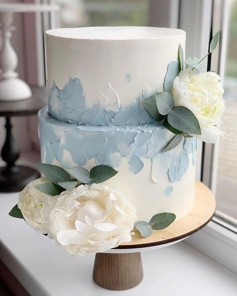 Gorgeously simple Dusty Blue, Ivory and Sage wedding cake. Perfect for a relaxed, intimate or hand made wedding day🌿 Wedding Cake Dusty Blue, Light Blue Wedding Cake, Blue Wedding Cake, Sweet 17, Elegant Birthday Cakes, Light Blue Wedding, Buttercream Wedding Cake, Wedding Cake Table, Wedding Cakes Blue