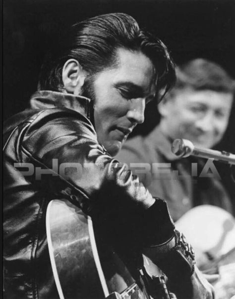 Elvis Presley 1968 TV Special 10 X 8 Photo | eBay Elvis 1968, Elvis Presley, The King, Rock N Roll, Hollywood, Film, Tv, Photographer, 10 Things