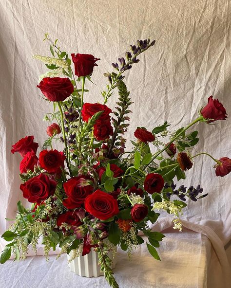 Red can be trickyyyyyyy 🍒🥀 #eventflowers #artwithflowers #atlbrides #atlantaflorist #atlflorist #blackflorist #mothersdayflowers #flowerworkshop #atlfloraldesigner #florist Red And Green Flower Arrangements, Green Flower Arrangements, Red Rose Arrangements, Flowers With Greenery, Lauren Hill, Greenery Arrangements, Red Can, Rose Arrangements, Mothers Day Flowers