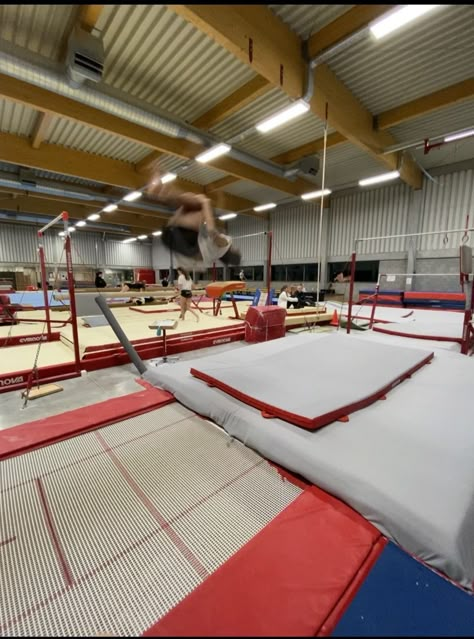 Fake Gymnastics Snaps, Gymnastics Gym Aesthetic, Gymnastics Asethic Photos, Gymnastics Aesthetic Girl, Tumbling Aesthetic, Gymnastic Aesthetic, Gymnast Aesthetic, Gymnastics Aesthetic, Gymnastics Trampoline