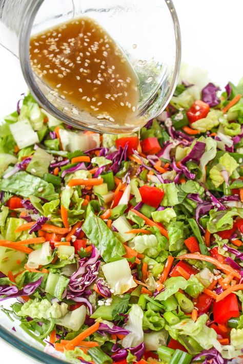 Asian Chopped Salad with Sesame Dressing - The Garden Grazer Sesame Vinaigrette, Garden Grazer, Asian Chopped Salad, Chopped Salad Recipes, Resep Salad, Vinaigrette Salad, Resep Diet, Asian Salad, Vinaigrette Recipes