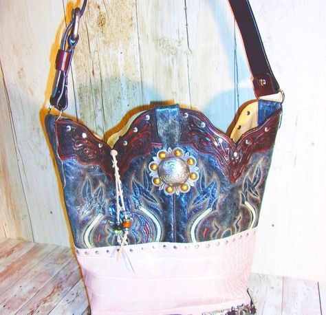 Top Shelf Cowboy Boot Purse TS272 https://christhompsonbags.com/products/tooled-leather-croc-shoulder-bag-ts272 Chris Thompson Bags #Bestseller Best Cowboy Boots, Boot Purse, Totes Boots, Cowboy Boot Purse, Hipster Purse, Handmade Leather Purse, Western Handbags, Handpainted Bags, Western Purses