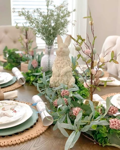 Easter Table Centerpieces, Diy Easter Eggs, Easter Table Settings, Crafts Easter, Easter Tablescapes, Spring Tablescapes, Easter Centerpieces, Decor Spring, Spring Table