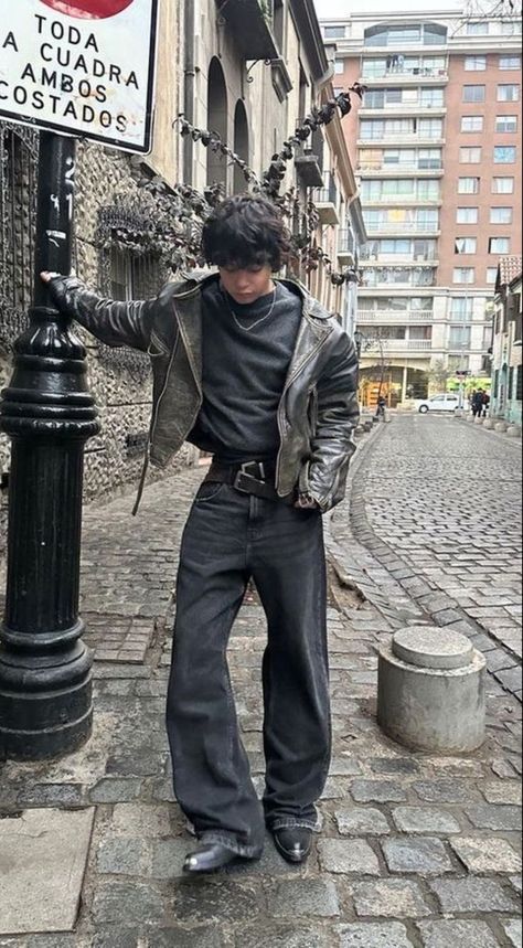 Mens Vintage Jeans Outfit, Black Jacket Outfits Men, Outfits With Leather Jackets Men, Subversive Basics Men, Biker Fits Men, Werewolf Aesthetic Outfit Male, Style Inspiration For Men, Fall Mens Outfits Men Street, Layered Fits Men