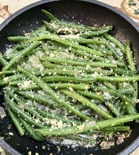 Sautéed Haricot Verts - It's Everything Delicious Haricot Verts Recipe, Scallions Recipes, Vegetable Casserole, Vegetable Sides, Garlic Butter, Grated Parmesan Cheese, Shallots, Yum Yum, Vegetable Recipes