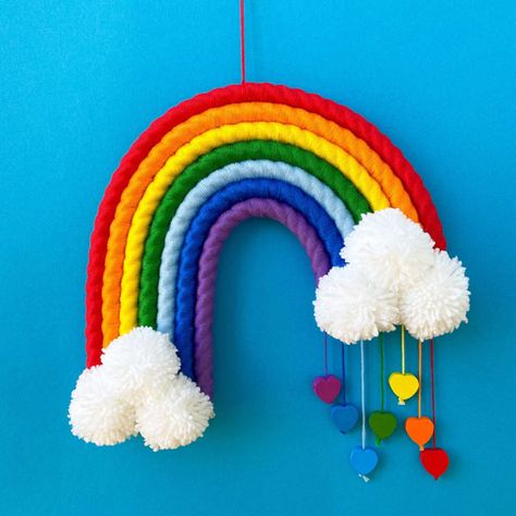 Macrame Rainbow Wall Hanging, Simpul Makrame, Wall Hanging Nursery, Diy Girls, Rainbow Diy, Rainbow Macrame, Macrame Rainbow, Rainbow Wall Hanging, Diy Yarn Crafts