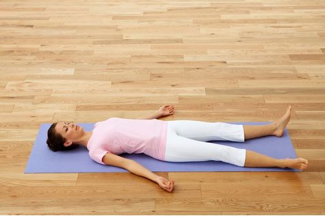 The Importance of Savasana: Learning How to Rest Your Mind Evening Yoga Routine, Savasana Pose, Evening Yoga, Corpse Pose, Yoga Beginners, Yoga Posen, Yoga Times, Yoga Moves, Yoga Stretching