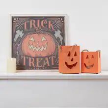 Trick Or Treat Sign, Ghost Candles, Lantern Christmas, Christmas Tabletop Decor, Jack O'lantern, Halloween Wall Decor, Halloween Sign, Christmas Central, Rustic Frames