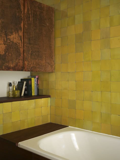 London Terrace House, Drømme Bad, Yellow Tiles, Yellow Tile, Kitchen Surfaces, Zellige Tile, Yellow Bathrooms, Terrace House, New Wall