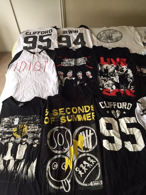 5sos Merchandise, 5sos Outfits, Band Outfits, Five Seconds Of Summer, 1d And 5sos, Second Of Summer, Band Merch, 5 Seconds Of Summer, Girl Bands