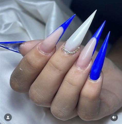 Stelleto Nails, Blue Stiletto Nails, Anna Clara, Graduation Nails, Nail Salon Design, Front Lace Wigs Human Hair, Salon Design, Stiletto Nails, Cobalt Blue