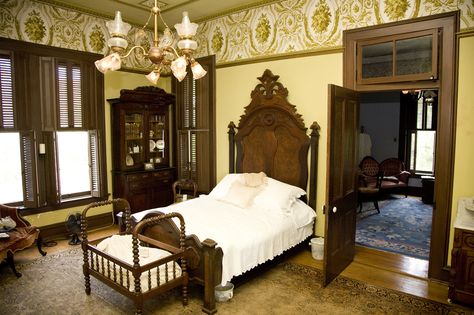 Victorian Bedrooms, Victorian Interior Design, Guest Bedroom Remodel, Old House Interior, Bedroom Victorian, Victorian Home Interior, Victorian Bedroom, Victorian Interior, Victorian Interiors