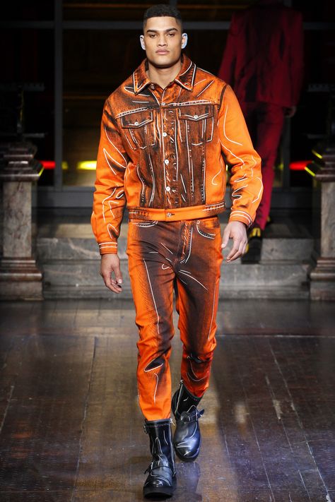 Rob Evans, Mens Runway, Pop Art Fashion, Moschino Men, 2016 Menswear, Fall Fashion 2016, Creation Couture, Jeremy Scott, Fashion Fall