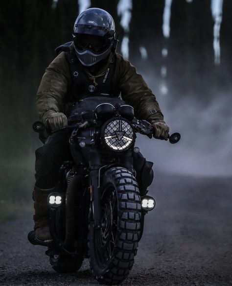 Aiden Pearce Aesthetic, Tactical Motorcycle, Adventure Bike Motorcycles, Custom Bikes Cafe Racers, Biker Photography, Stylish Bike, Cafe Racer Design, Image Moto, Мотоциклы Cafe Racers