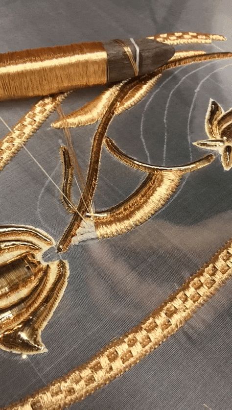 Kashmir Embroidery, Goldwork Embroidery, Shibori Jewelry, Gold Work Embroidery, Zardozi Embroidery, Diy Embroidery Designs, Hand Embroidery Tutorial, Sustainable Textiles, Embroidery On Clothes