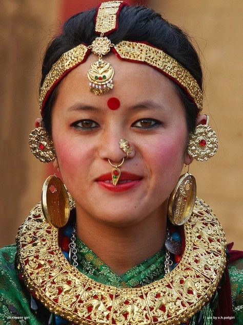 Nepal Limbu Culture, Traditional Gold Jewelry, Vietnam Costume, Gold Ring Design, Nepal Jewelry, Nepali Jewelry, Men Styling, Nepal Culture, Traditional Women