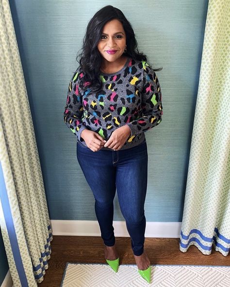 Mindy Kaling Mindy Kaling Style, Mindy Project Style, Petite Wardrobe, Alice Clothes, Petite Celebrities, Mindy Project, The Mindy Project, Mindy Kaling, Effortless Outfit