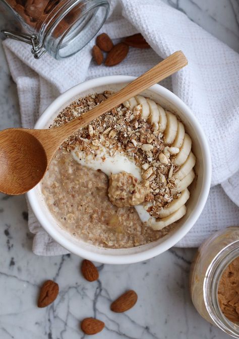 QUICK BANANA BREAD PORRIDGE | THE KITCHEN MISSES Banana Porridge Recipes, Quick Banana Bread, Banana Porridge, Porridge Recipes, Plant Based Diet Recipes, Yummy Meals, Sweets Cake, Vegetarian Food, Vegan Breakfast