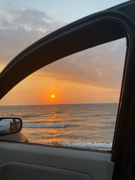 #car #sunset #sun #sea #view Car Sunset, Sea View, Beach Sunset, The Sun, Sun