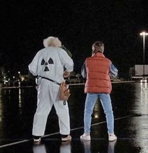 Back To The Future Stills, Back To The Future Pfp, Doc Back To The Future, Back To The Future Aesthetic, Back To The Future Wallpaper, Doc Brown Costume, Jumpsuit Costume Halloween, Back To The Future Doc, Jumpsuit Costume