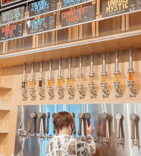 16 Best Asheville Breweries: A Guide to to Beer in Asheville, NC Craft Brewery Aesthetic, Brewery Design Interior, Tap Room Brewery Design, Taproom Design Brewery, Brewery Bar Design, Brewery Aesthetic, Beer Bar Ideas, Micro Brewery Design, Brewery Interior Design