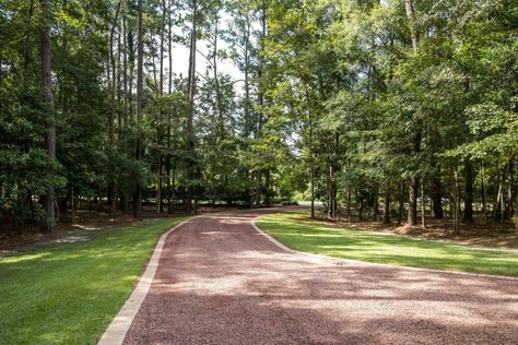 Visibility Splays | Homebuilding Best Gravel For Driveway, Gravel Driveway Edging, Gravel Driveway Landscaping, Driveway Apron, Driveway Border, Driveway Materials, Metal Garden Edging, Gravel Drive, Driveway Edging