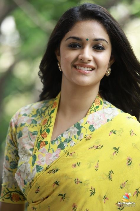 Cotton Blouse Design, Keerthi Suresh, Keerthy Suresh, New Saree Blouse Designs, Sari Blouse Designs, Indian Saree Blouse, Indian Saree Blouses Designs, Saree Blouse Patterns, Blouse Designs Silk