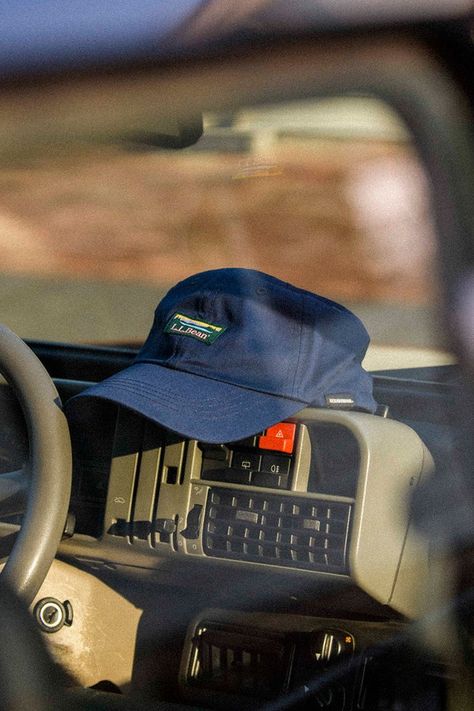 Cap Photography Ideas, Hat Photography Ideas Product, Hat Advertising Photography, Hat Photoshoot Ideas Men, Hat Product Photography Ideas, Apparel Photoshoot Ideas, Cap Product Photography, Hat Branding Ideas, Hat Photography Ideas