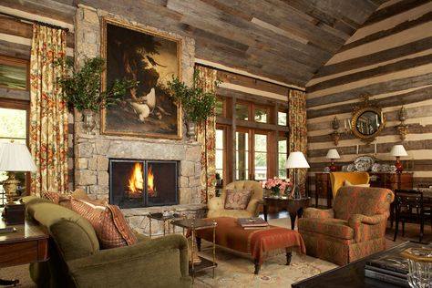 Blackberry Farm Residence Rustic Family Room, Log Home Living, Cabin Inspiration, Cabin Living, Cabin Style, Country Style Homes, Rustic Living, Interior Garden, Rustic Living Room