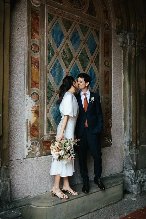 Central Park Fall, Nyc City Hall Wedding, Bethesda Terrace, Green Velvet Blazer, New York City Central Park, Fall Backdrops, Central Park Weddings, Fall Elopement, Fall City