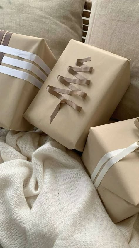 Christmas Dreaming, Gift Wrapping Inspiration, Creative Gift Wrapping, Christmas Feeling, Christmas Inspo, Christmas Vibes, Christmas Mood, Wrapping Ideas, Christmas Aesthetic